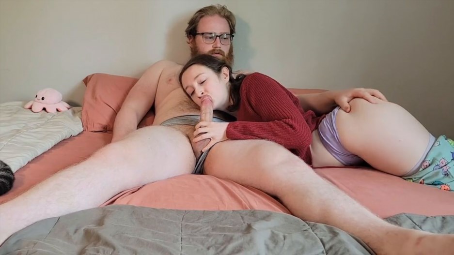 onlyfans - MY SUBMISSIVE STEPSISTER SURPRISED With BLOWJOB DURING MOVIE SophieEllie HD 720p